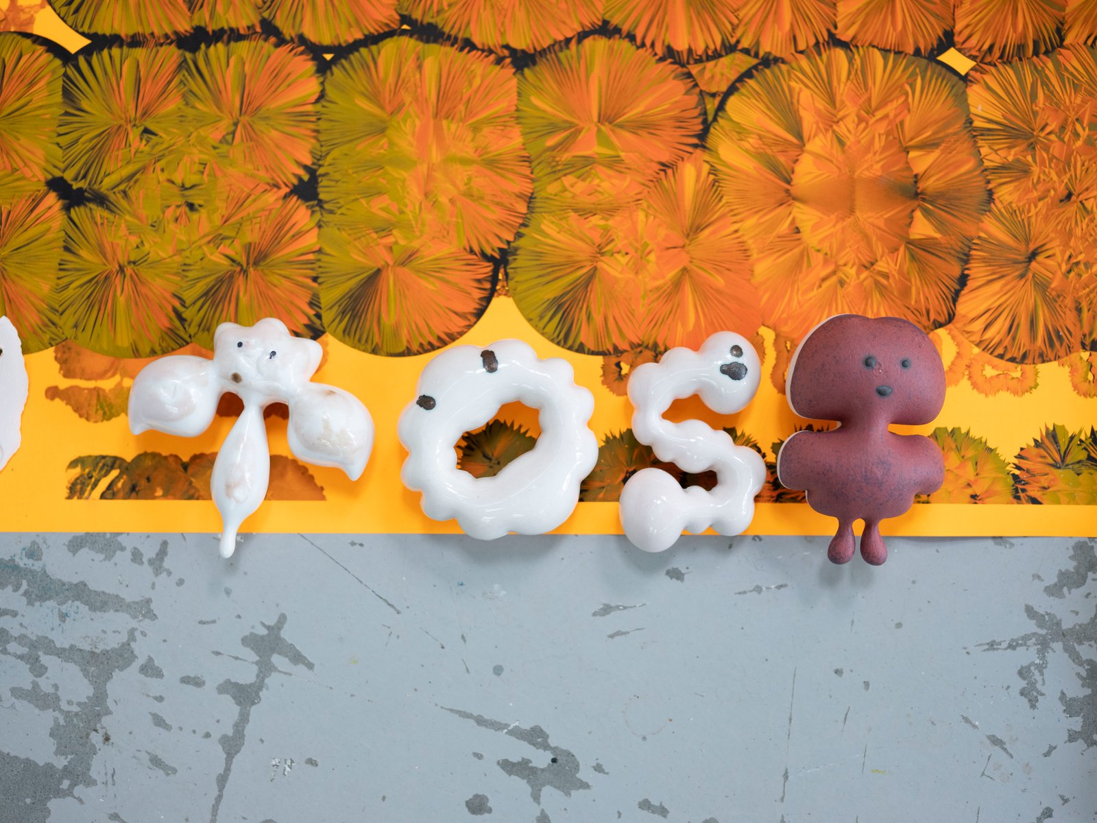 Installation view: maniaka glitchoss, 2023. Photo: Anna Haillot.